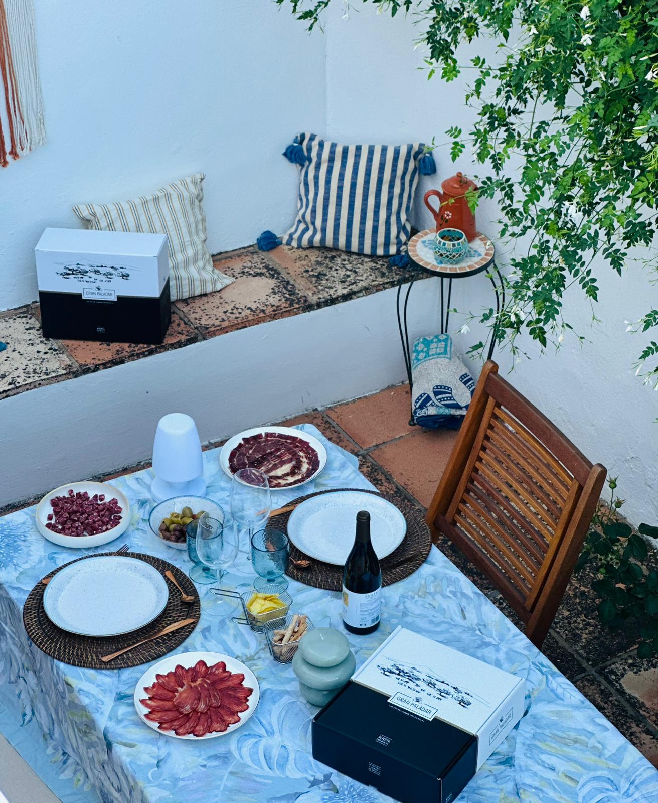 Mesa especial para dos con productos Gran Paladar